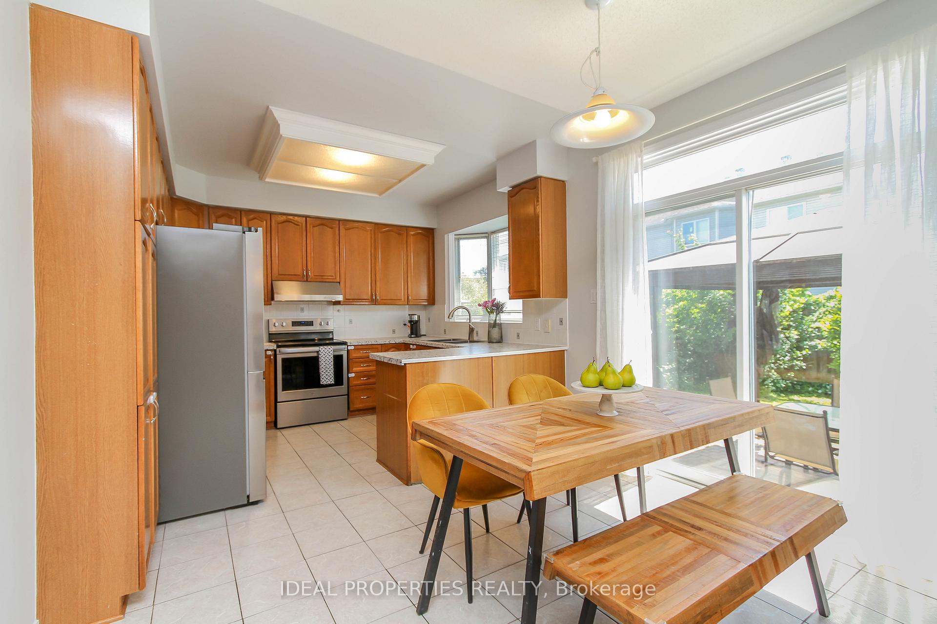 Photo 14 of 27 Fanterra Way, Ottawa, Hunt Club Park/Greenboro — HOMEH