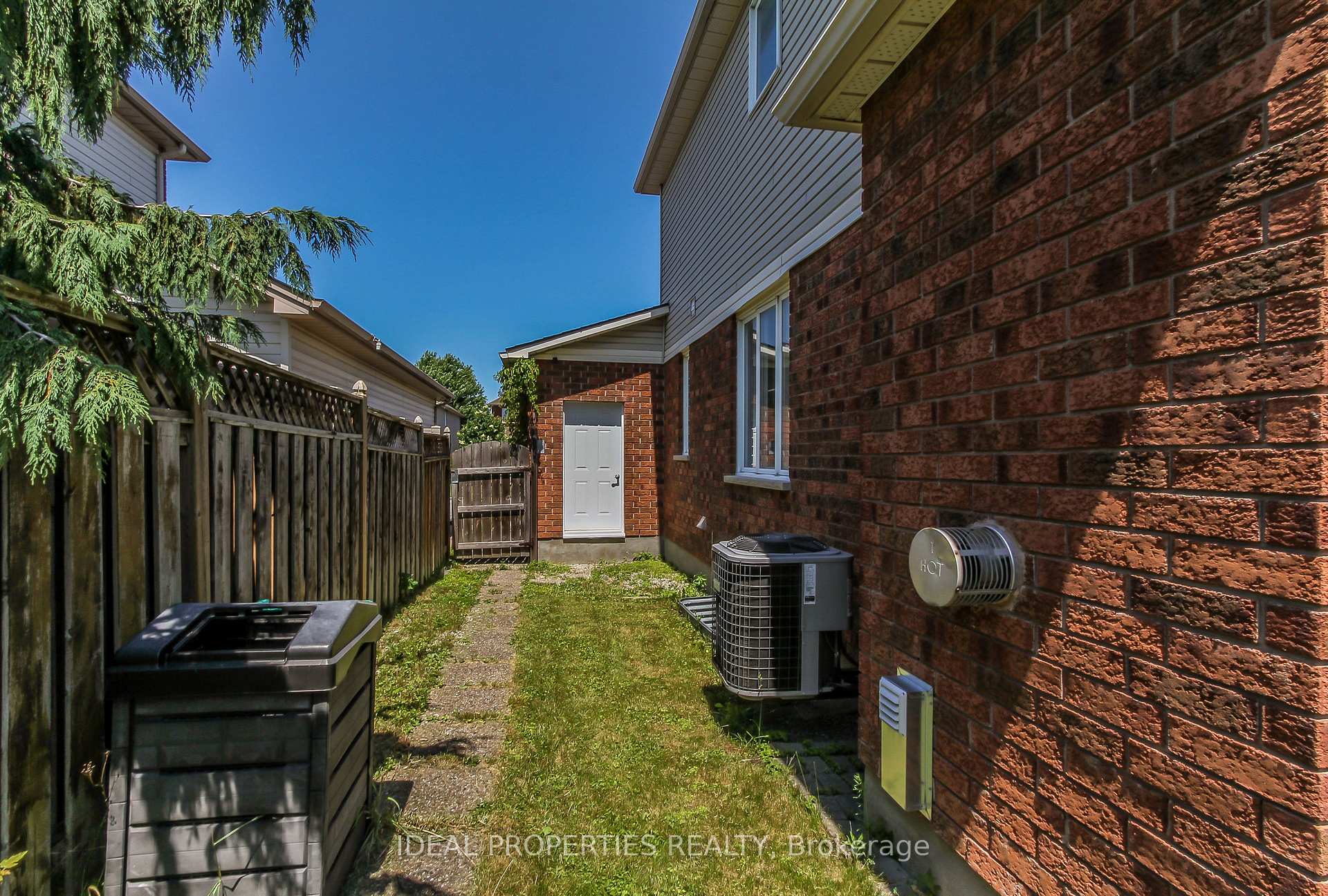 Photo 47 of 27 Fanterra Way, Ottawa, Hunt Club Park/Greenboro — HOMEH