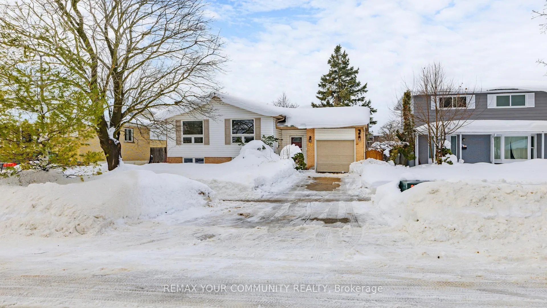Photo 1 of 14 Lonsdale Place, Barrie, Grove East — HOMEH
