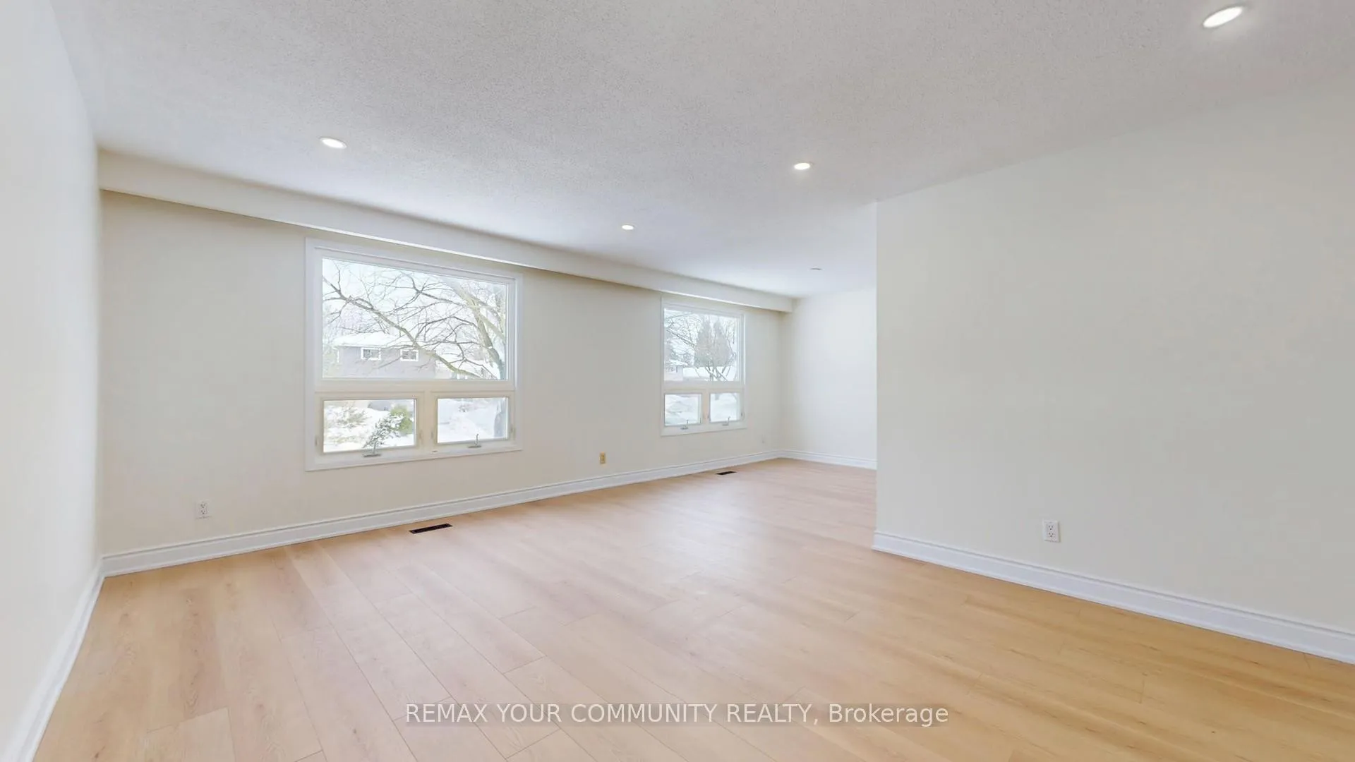 Photo 6 of 14 Lonsdale Place, Barrie, Grove East — HOMEH