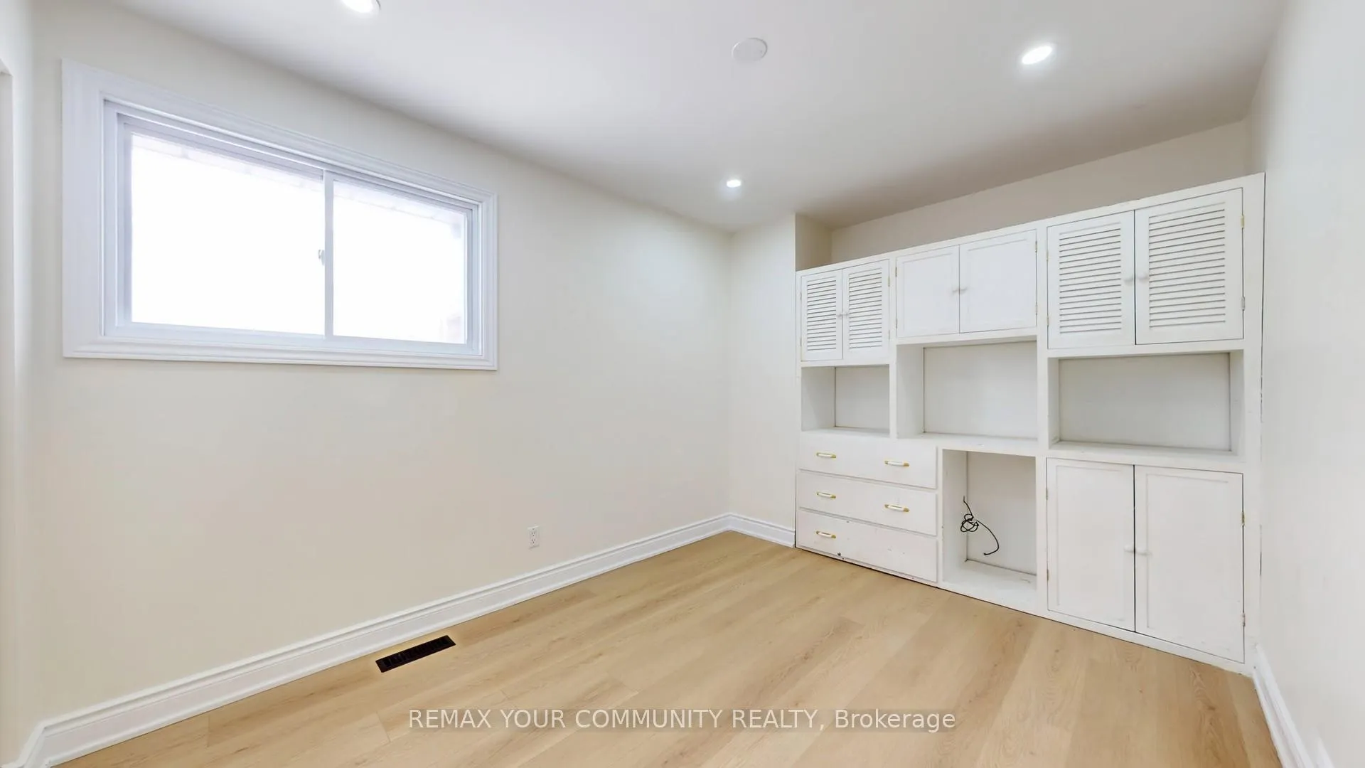 Photo 13 of 14 Lonsdale Place, Barrie, Grove East — HOMEH