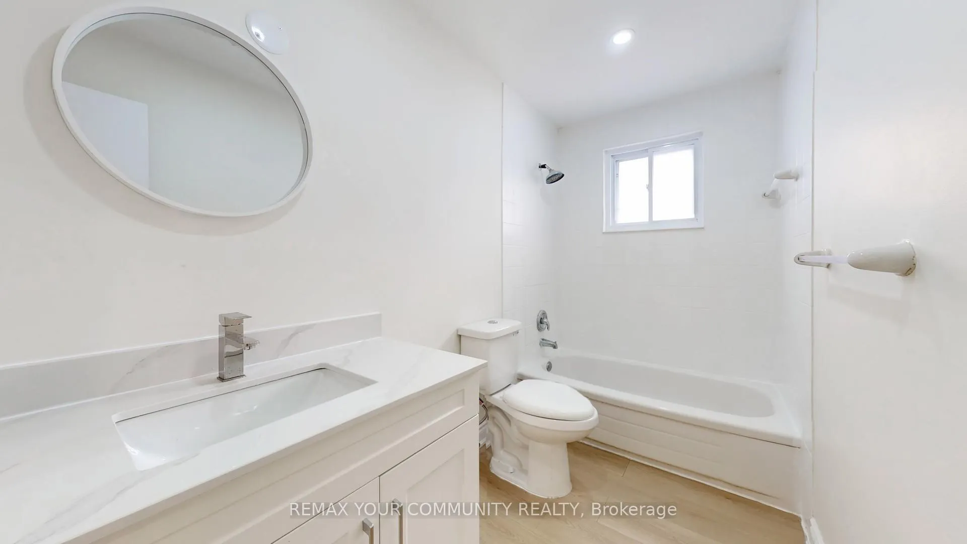 Photo 17 of 14 Lonsdale Place, Barrie, Grove East — HOMEH