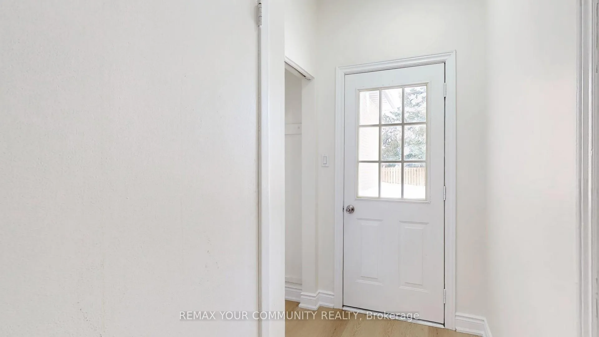 Photo 18 of 14 Lonsdale Place, Barrie, Grove East — HOMEH