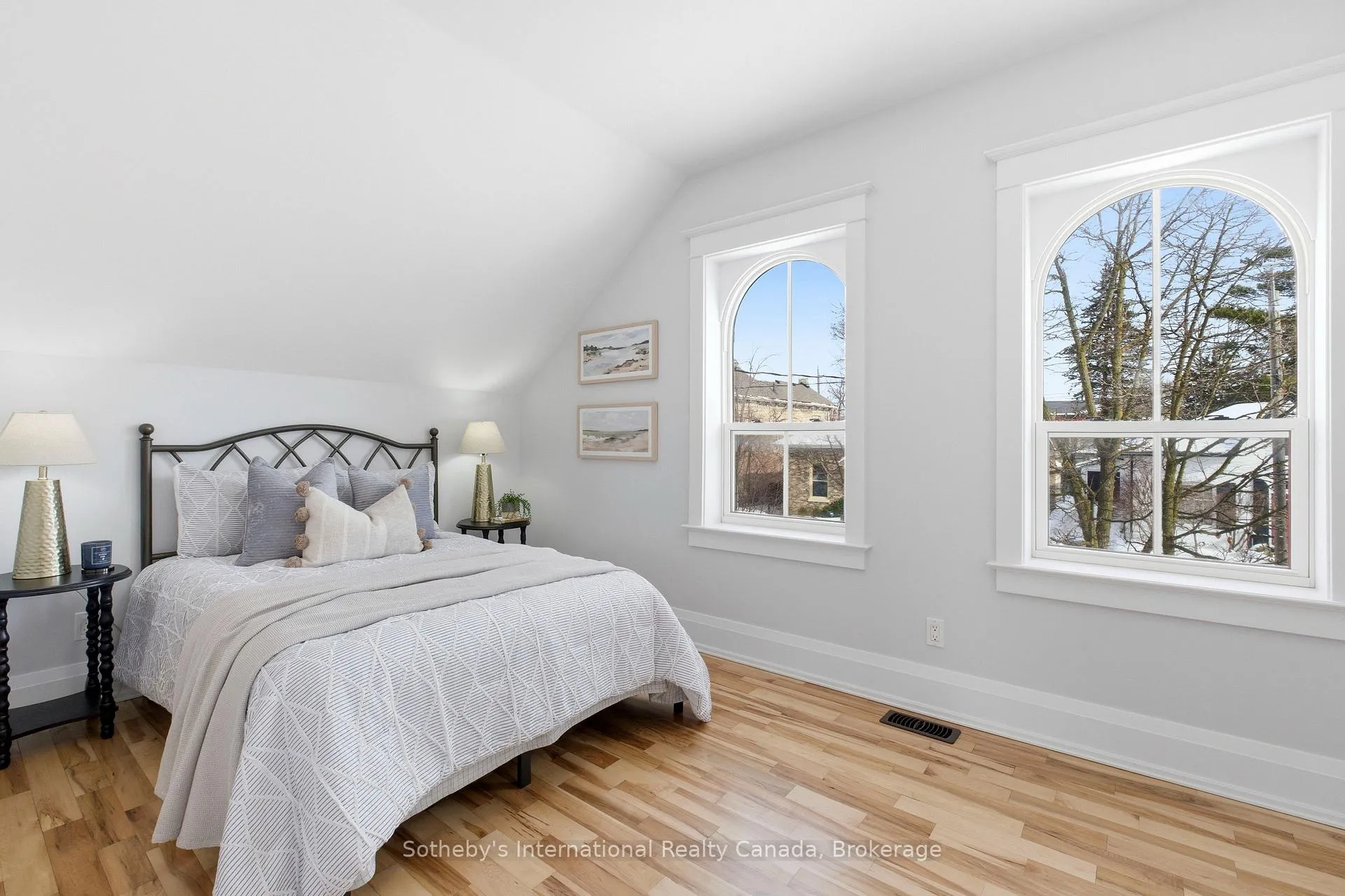 Photo 25 of 88 William Street, Brantford — HOMEH