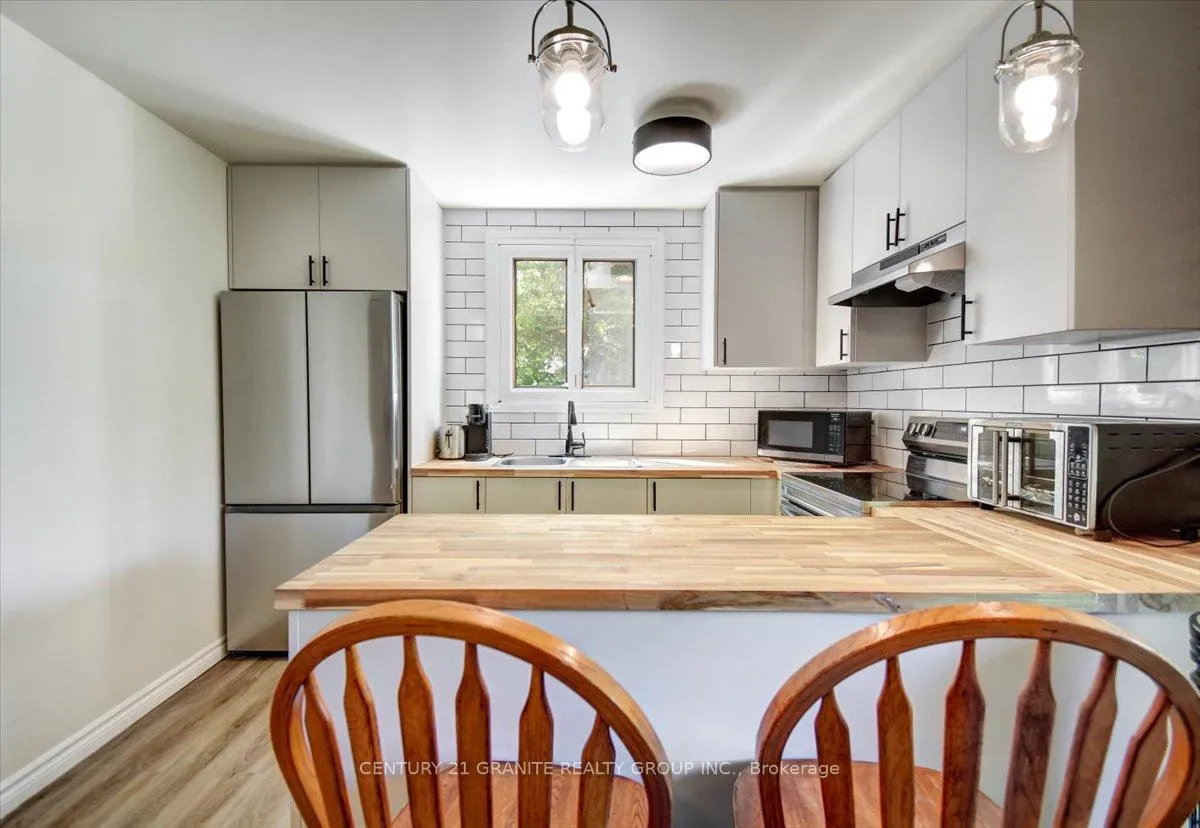 Photo 4 of Unit 4, 2289 Loop Road, Highlands East, Monmouth — HOMEH