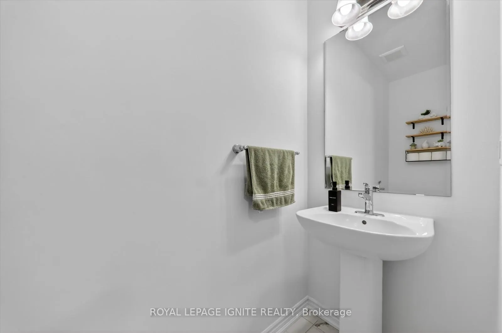 Photo 16 of 3114 Mulberry Lane, Pickering, Rural Pickering — HOMEH
