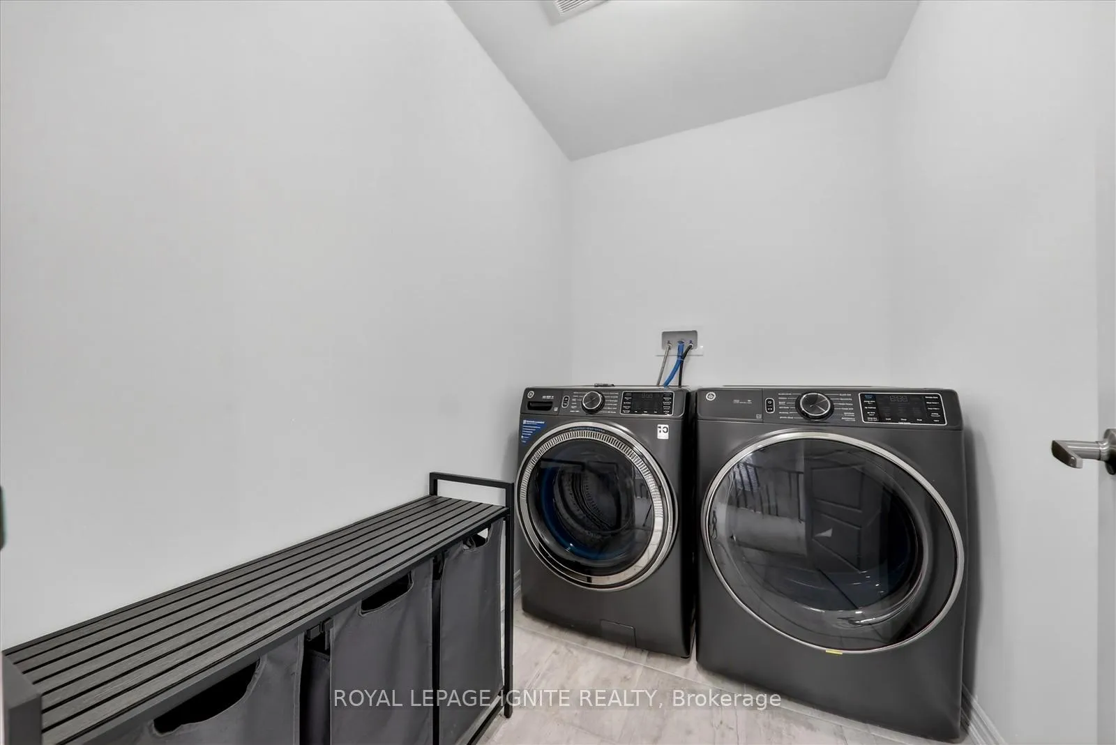 Photo 22 of 3114 Mulberry Lane, Pickering, Rural Pickering — HOMEH