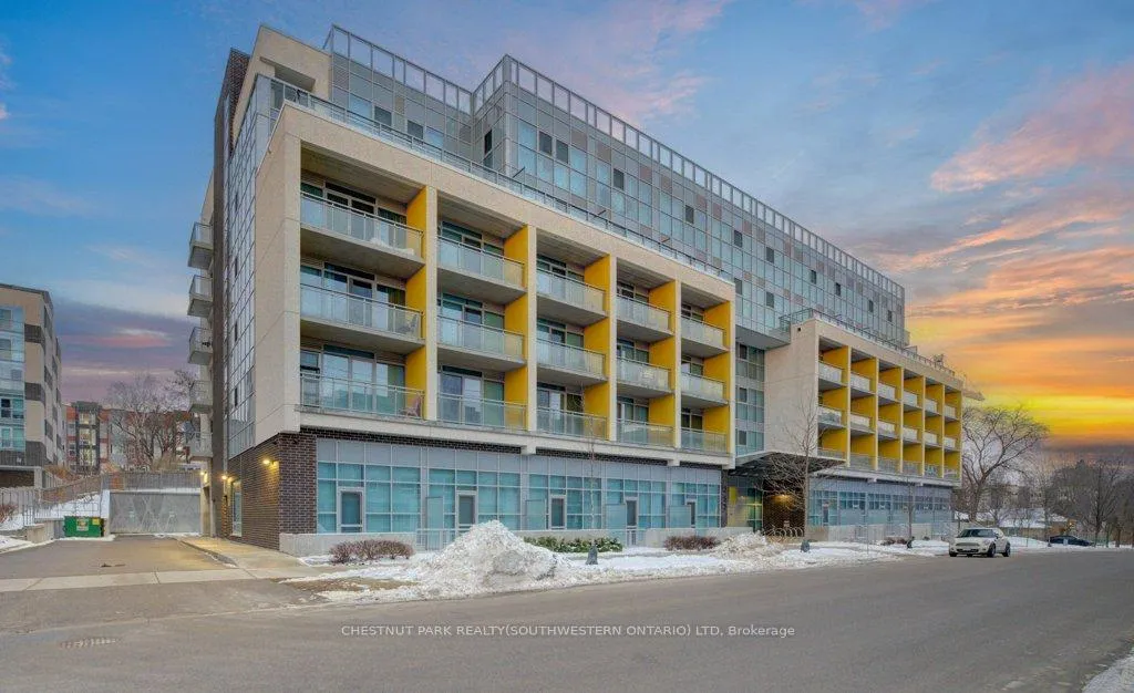 Front of Unit 606, 257 Hemlock Street