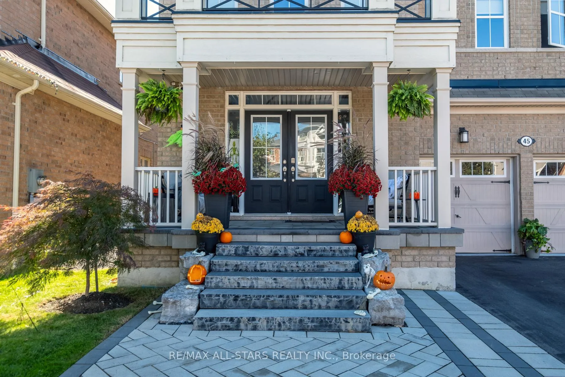 Photo 4 of 45 Jarrow Crescent, Whitby, Brooklin — HOMEH