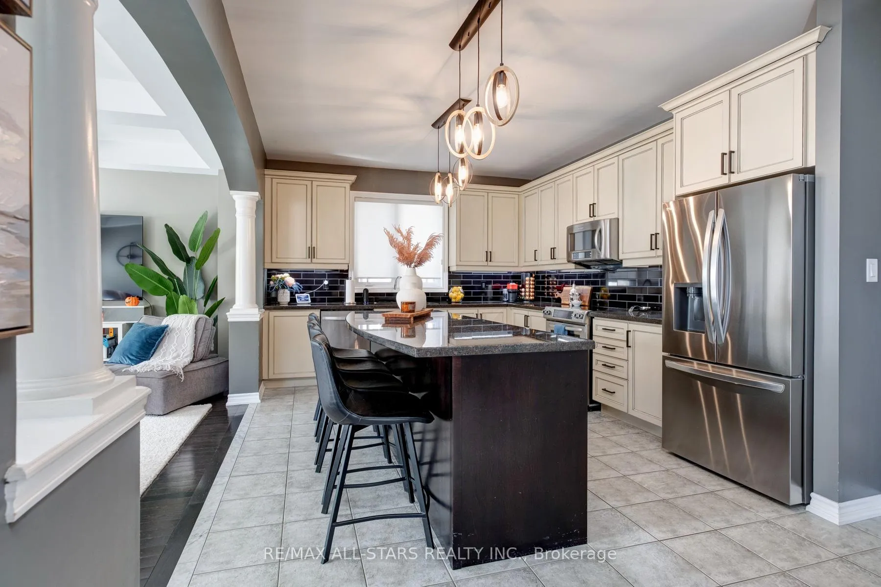Photo 17 of 45 Jarrow Crescent, Whitby, Brooklin — HOMEH