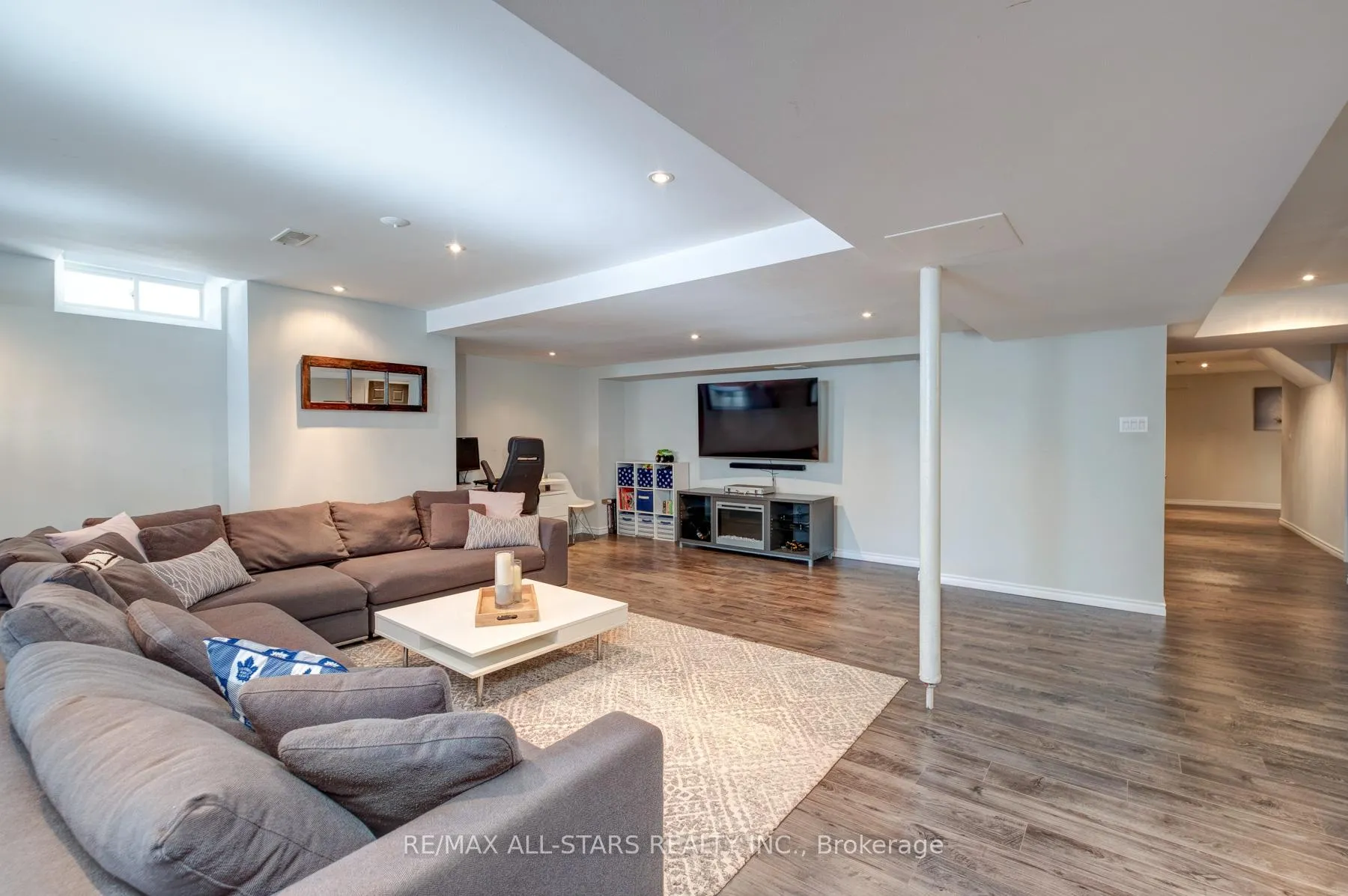 Photo 38 of 45 Jarrow Crescent, Whitby, Brooklin — HOMEH