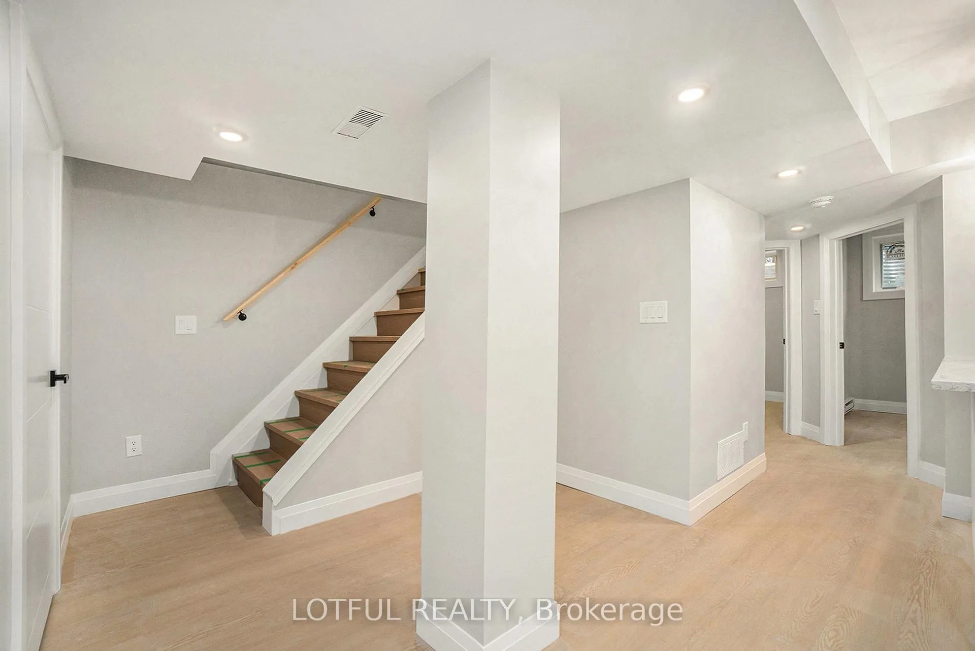 Photo 4 of Unit B, 75 Dalehurst Drive, Ottawa, Tanglewood — HOMEH