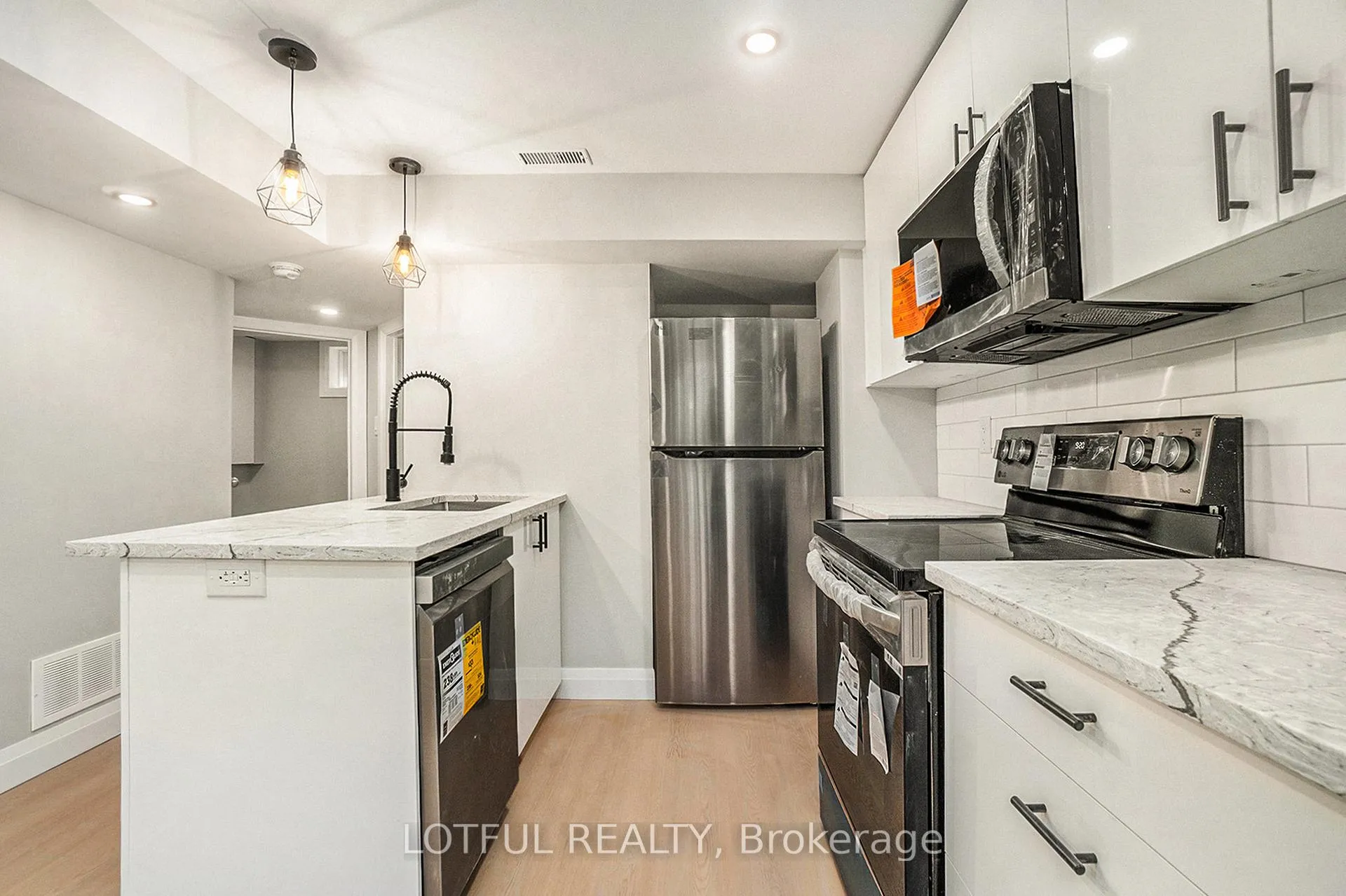 Photo 9 of Unit B, 75 Dalehurst Drive, Ottawa, Tanglewood — HOMEH