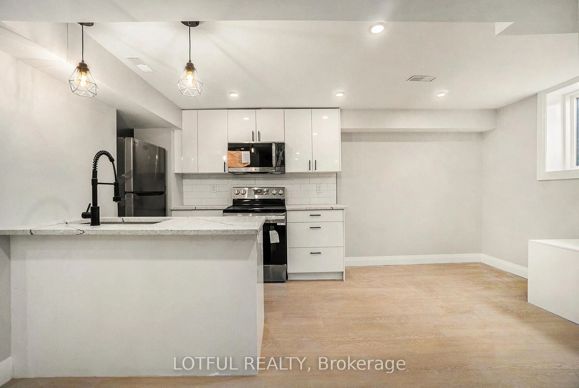Photo 10 of Unit B, 75 Dalehurst Drive, Ottawa, Tanglewood — HOMEH