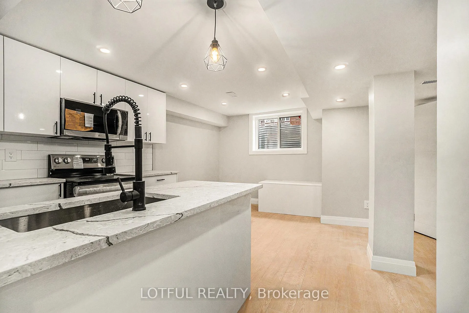 Photo 12 of Unit B, 75 Dalehurst Drive, Ottawa, Tanglewood — HOMEH