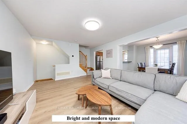 Photo 6 of 925 Hasselfeldt Heights, Milton, Coates — HOMEH