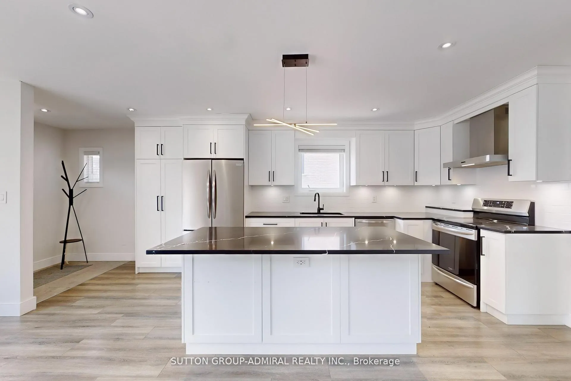 Photo 11 of 76 Ridgevale Drive, Toronto, Englemount-Lawrence — HOMEH