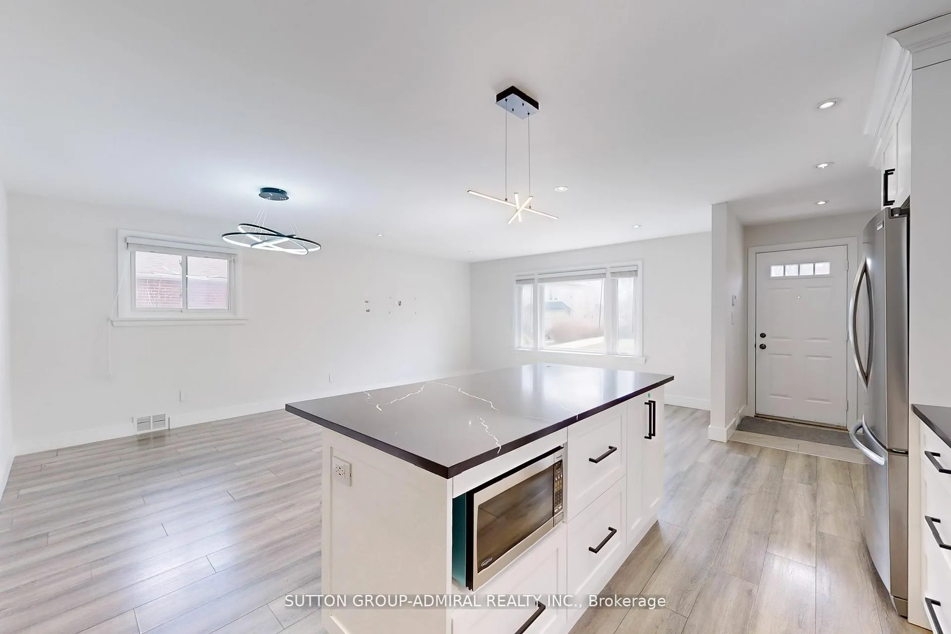 Photo 13 of 76 Ridgevale Drive, Toronto, Englemount-Lawrence — HOMEH