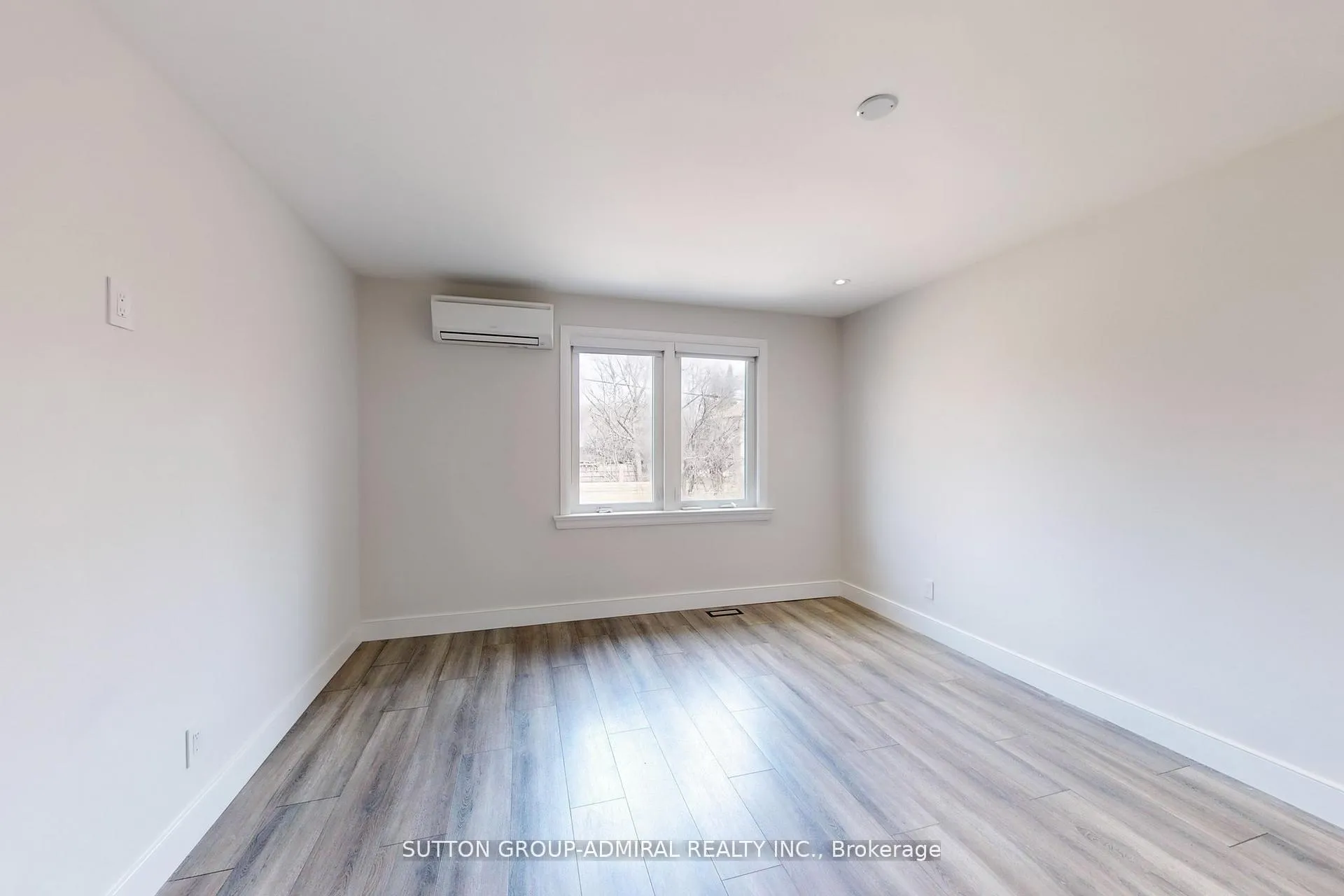 Photo 15 of 76 Ridgevale Drive, Toronto, Englemount-Lawrence — HOMEH