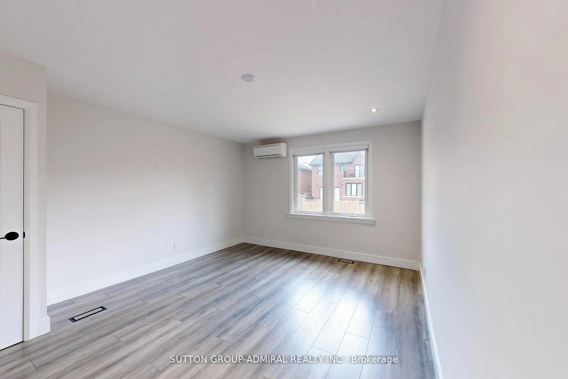 Photo 17 of 76 Ridgevale Drive, Toronto, Englemount-Lawrence — HOMEH