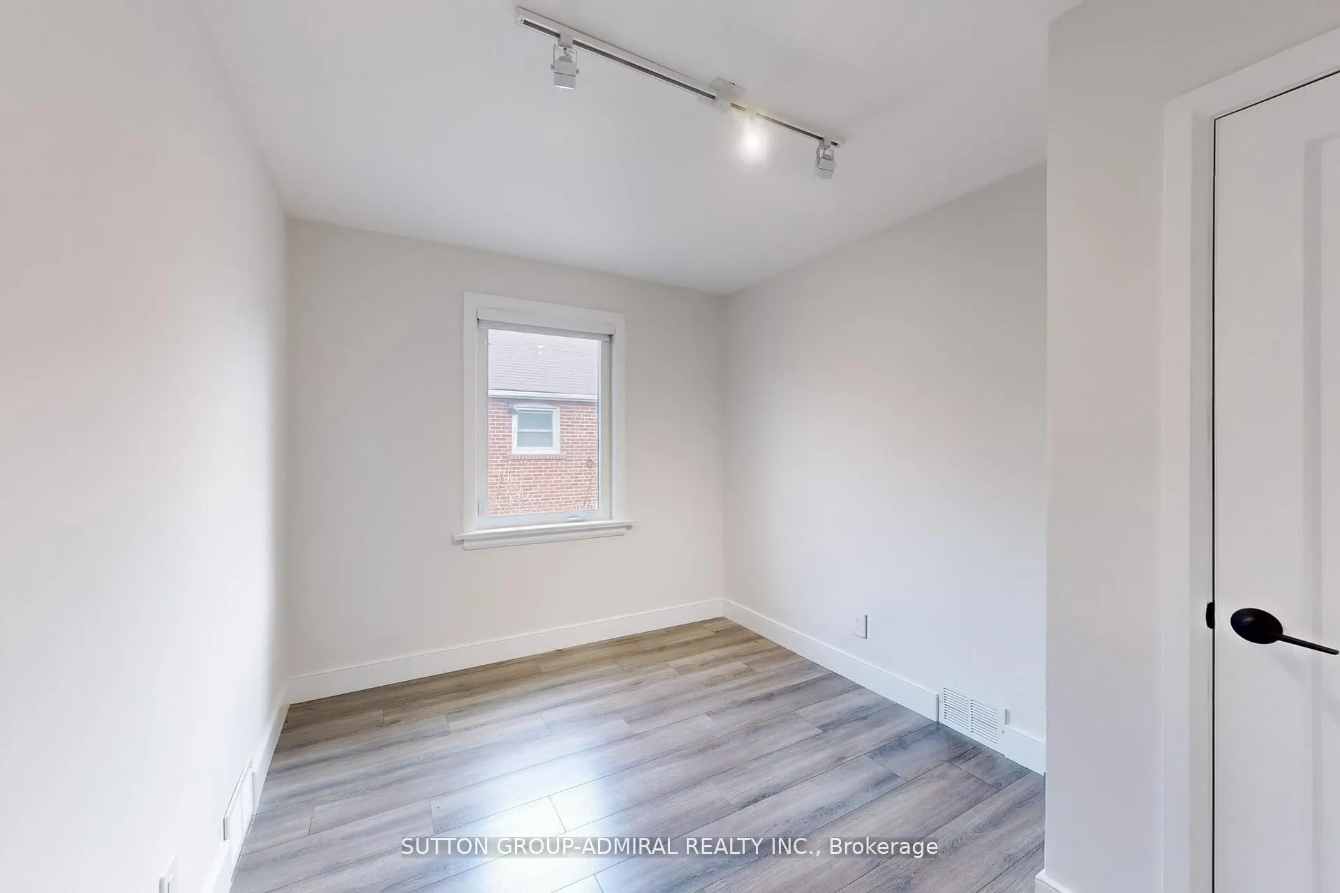 Photo 19 of 76 Ridgevale Drive, Toronto, Englemount-Lawrence — HOMEH