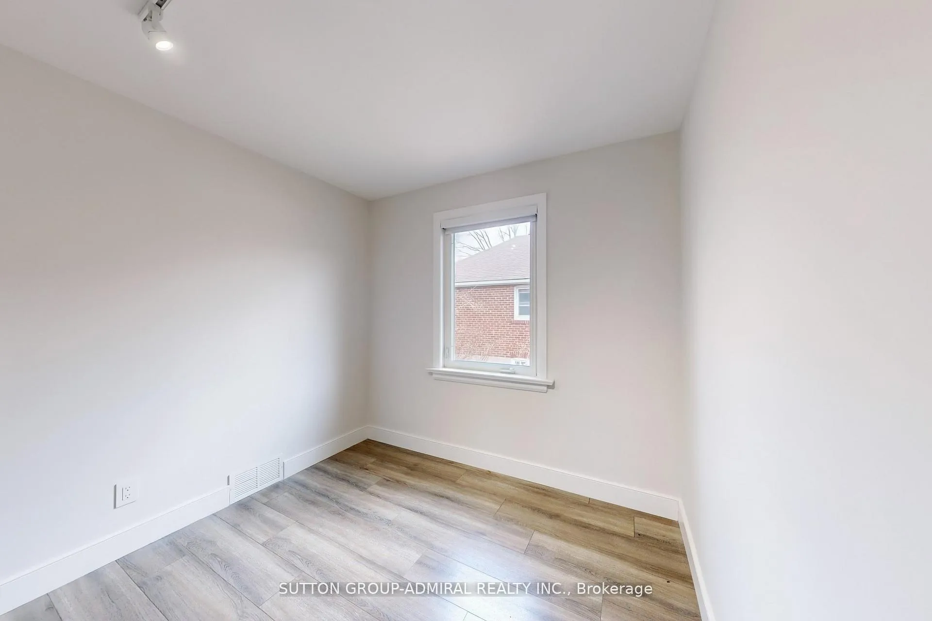 Photo 21 of 76 Ridgevale Drive, Toronto, Englemount-Lawrence — HOMEH