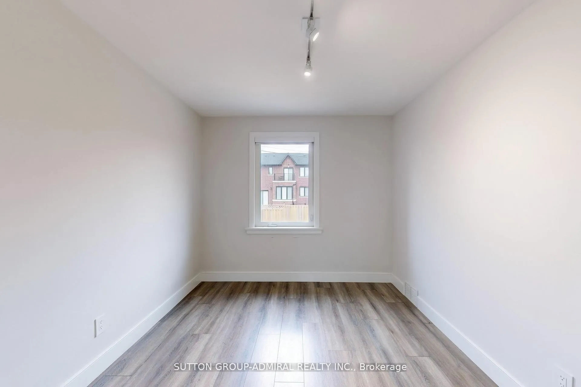 Photo 24 of 76 Ridgevale Drive, Toronto, Englemount-Lawrence — HOMEH