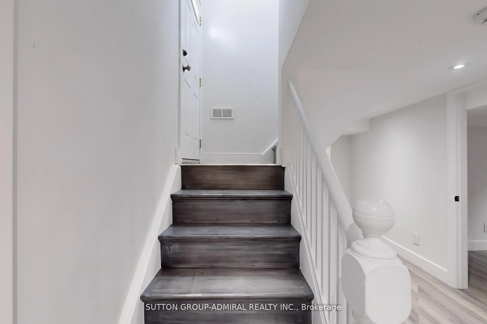 Photo 31 of 76 Ridgevale Drive, Toronto, Englemount-Lawrence — HOMEH