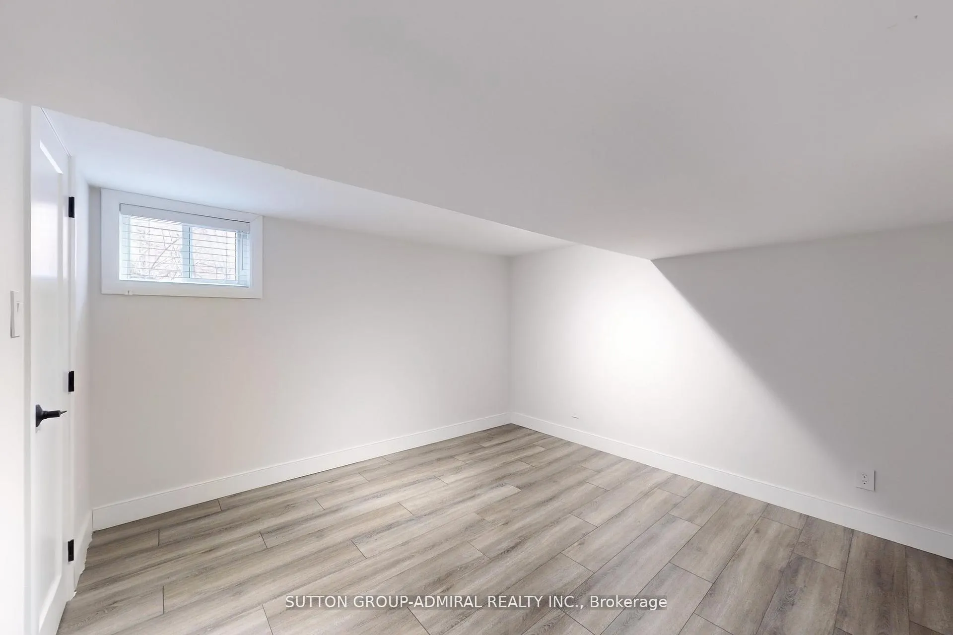 Photo 32 of 76 Ridgevale Drive, Toronto, Englemount-Lawrence — HOMEH