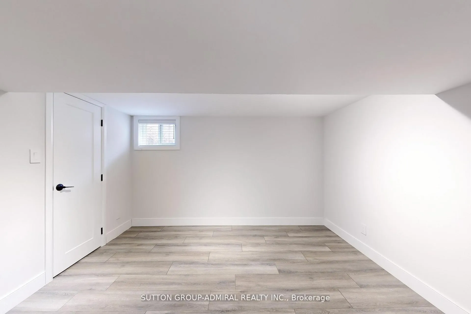 Photo 33 of 76 Ridgevale Drive, Toronto, Englemount-Lawrence — HOMEH