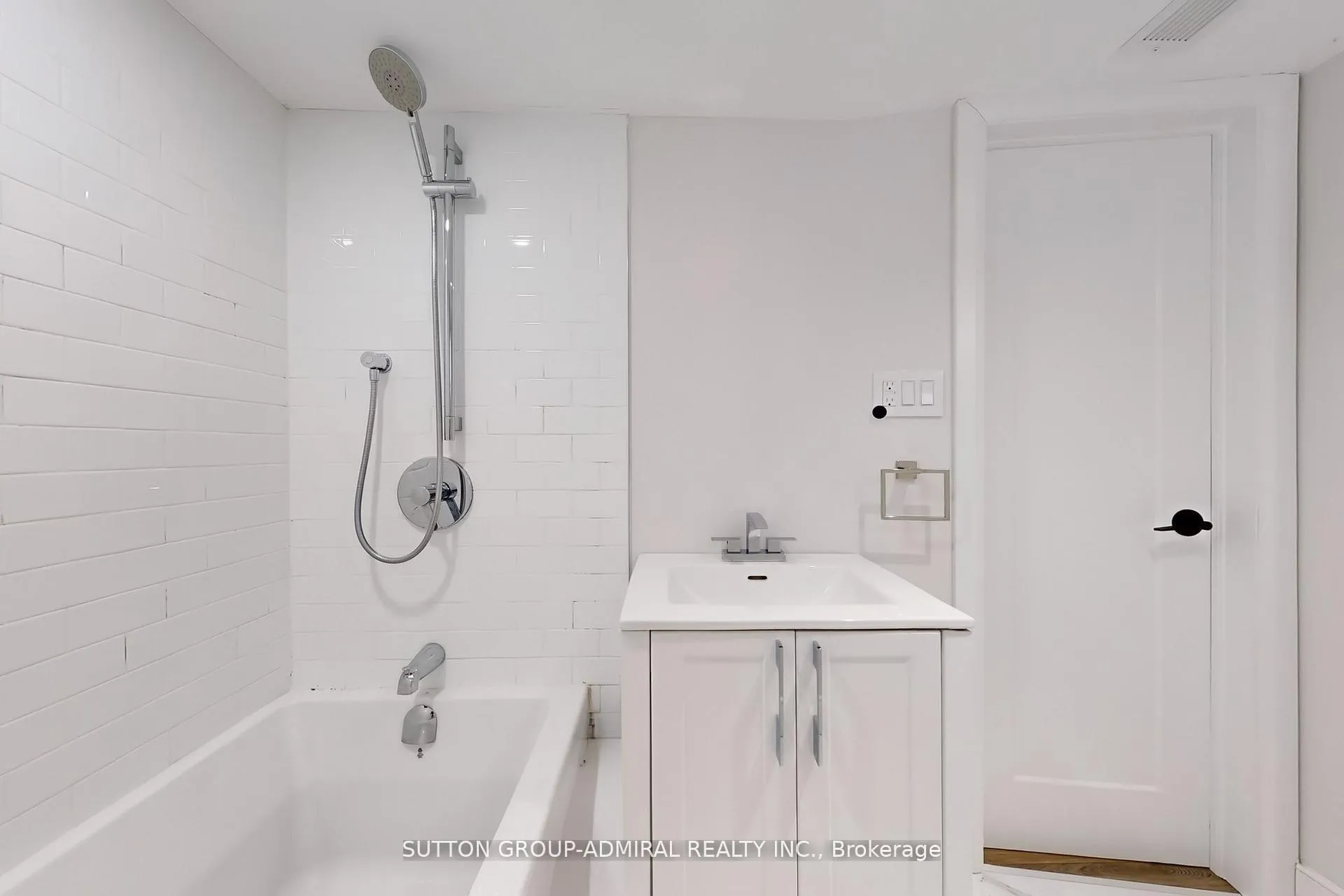Photo 39 of 76 Ridgevale Drive, Toronto, Englemount-Lawrence — HOMEH