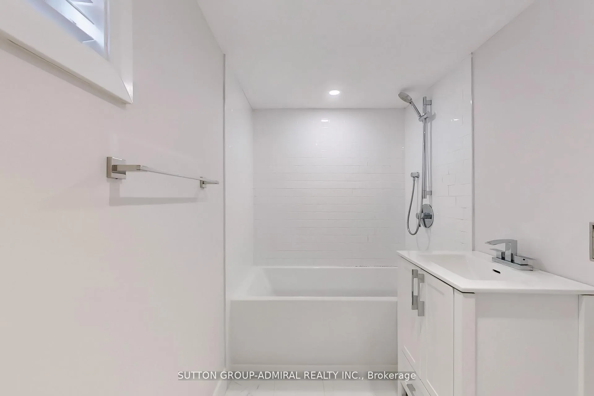Photo 40 of 76 Ridgevale Drive, Toronto, Englemount-Lawrence — HOMEH