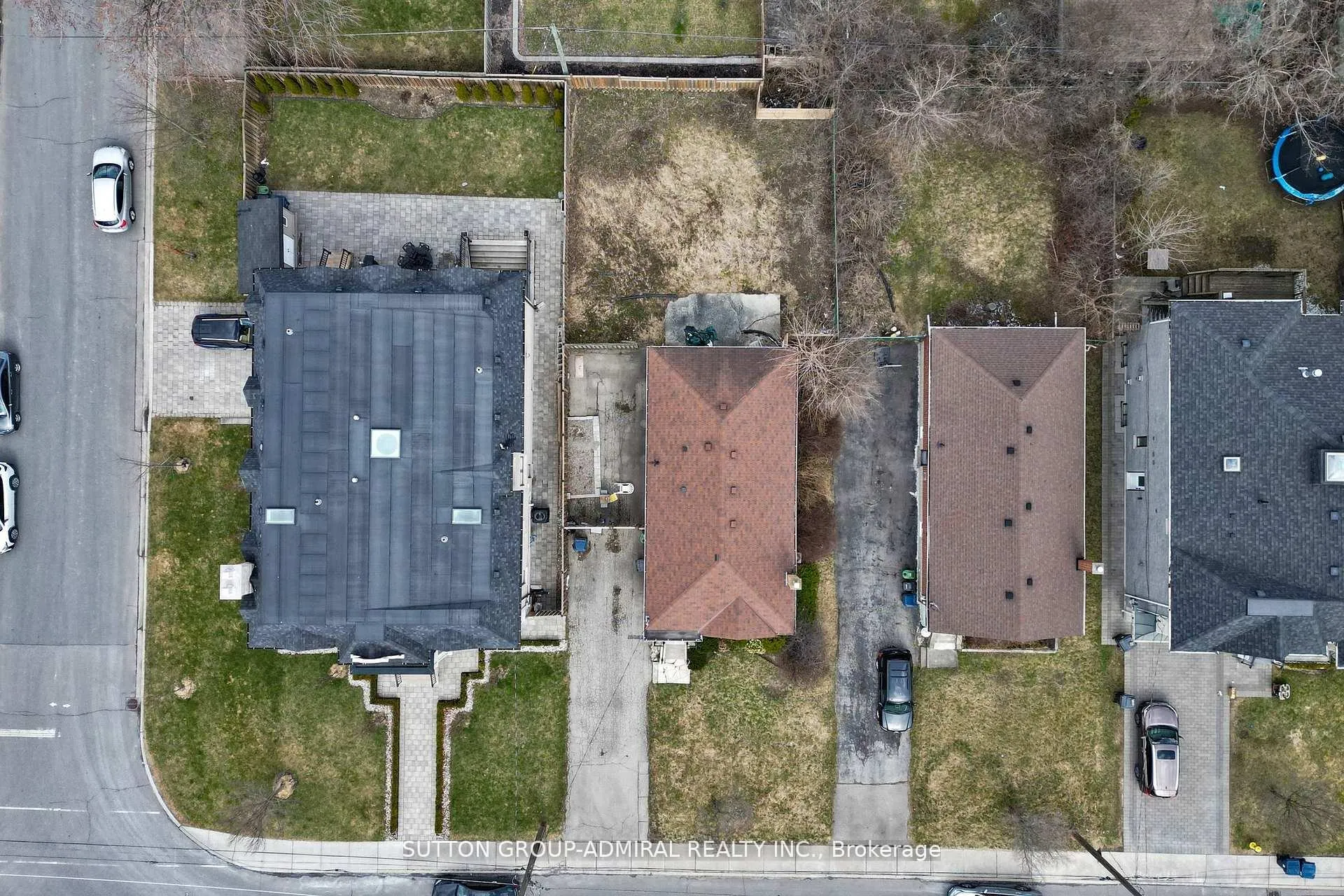 Photo 49 of 76 Ridgevale Drive, Toronto, Englemount-Lawrence — HOMEH