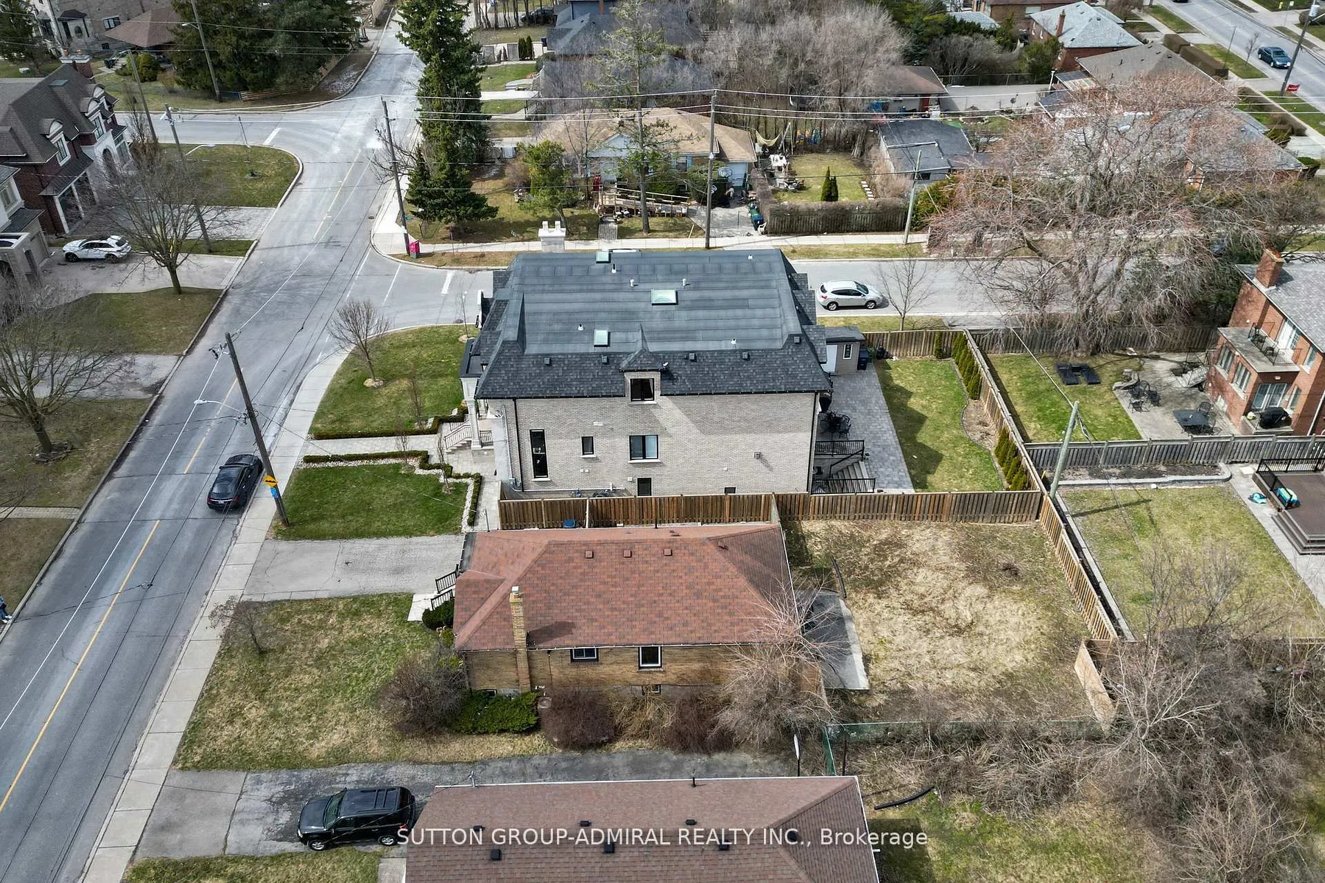 Photo 50 of 76 Ridgevale Drive, Toronto, Englemount-Lawrence — HOMEH