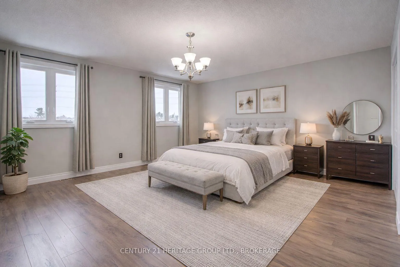 Photo 4 of 456 Weston Crescent, Kingston, East Gardiners Rd — HOMEH