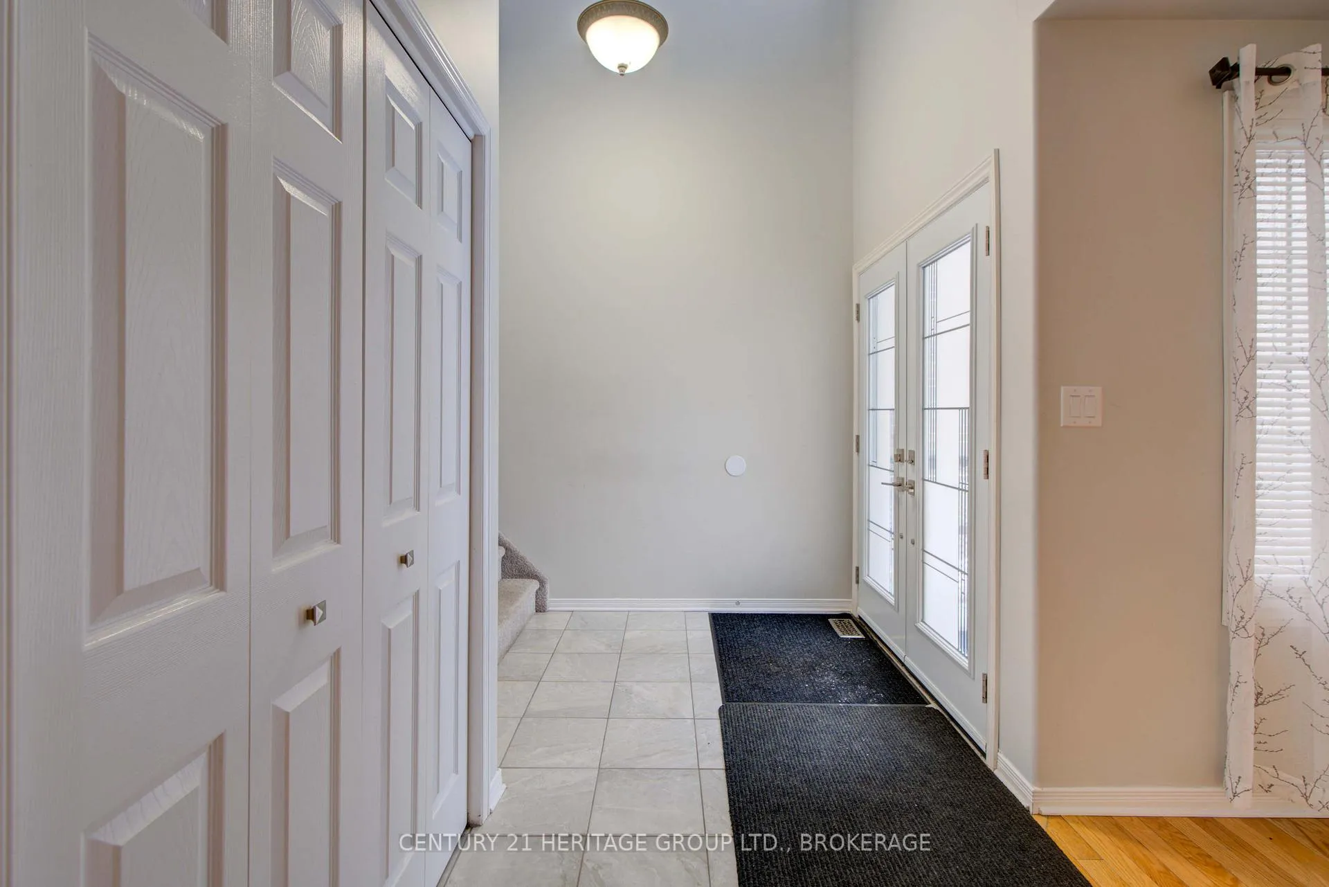 Photo 15 of 456 Weston Crescent, Kingston, East Gardiners Rd — HOMEH
