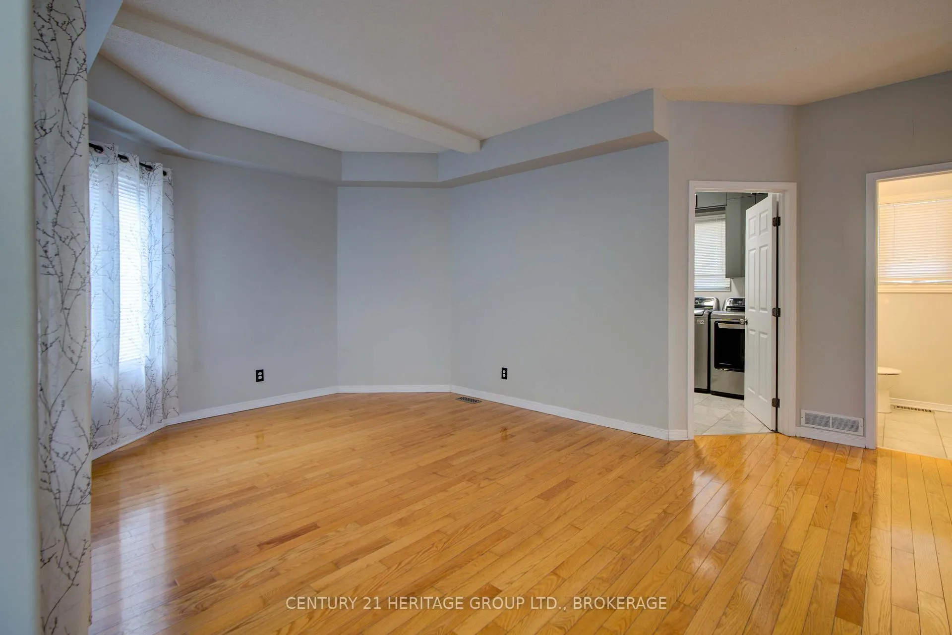 Photo 16 of 456 Weston Crescent, Kingston, East Gardiners Rd — HOMEH