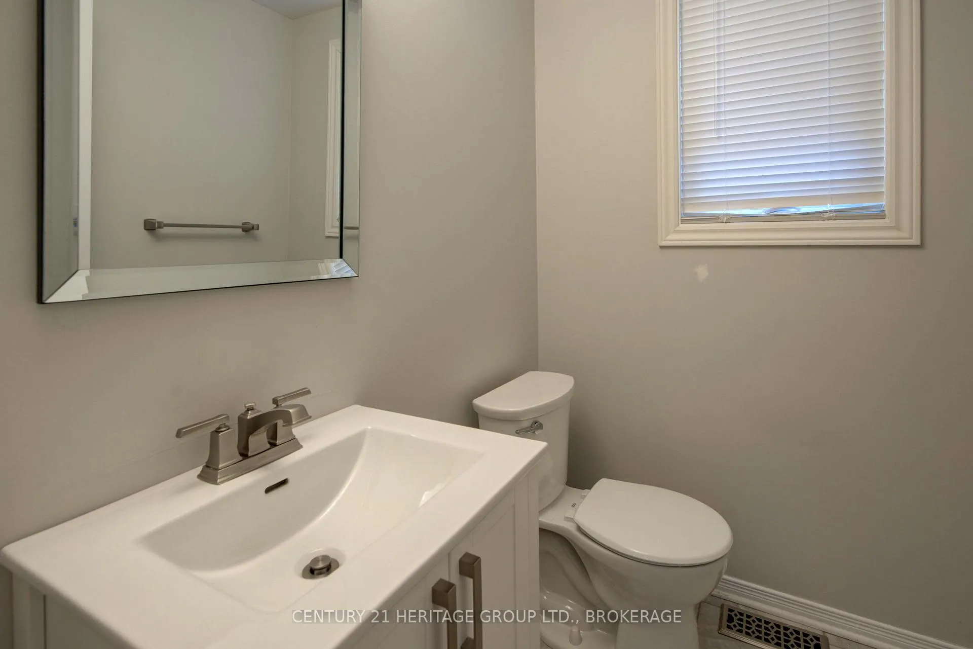 Photo 19 of 456 Weston Crescent, Kingston, East Gardiners Rd — HOMEH