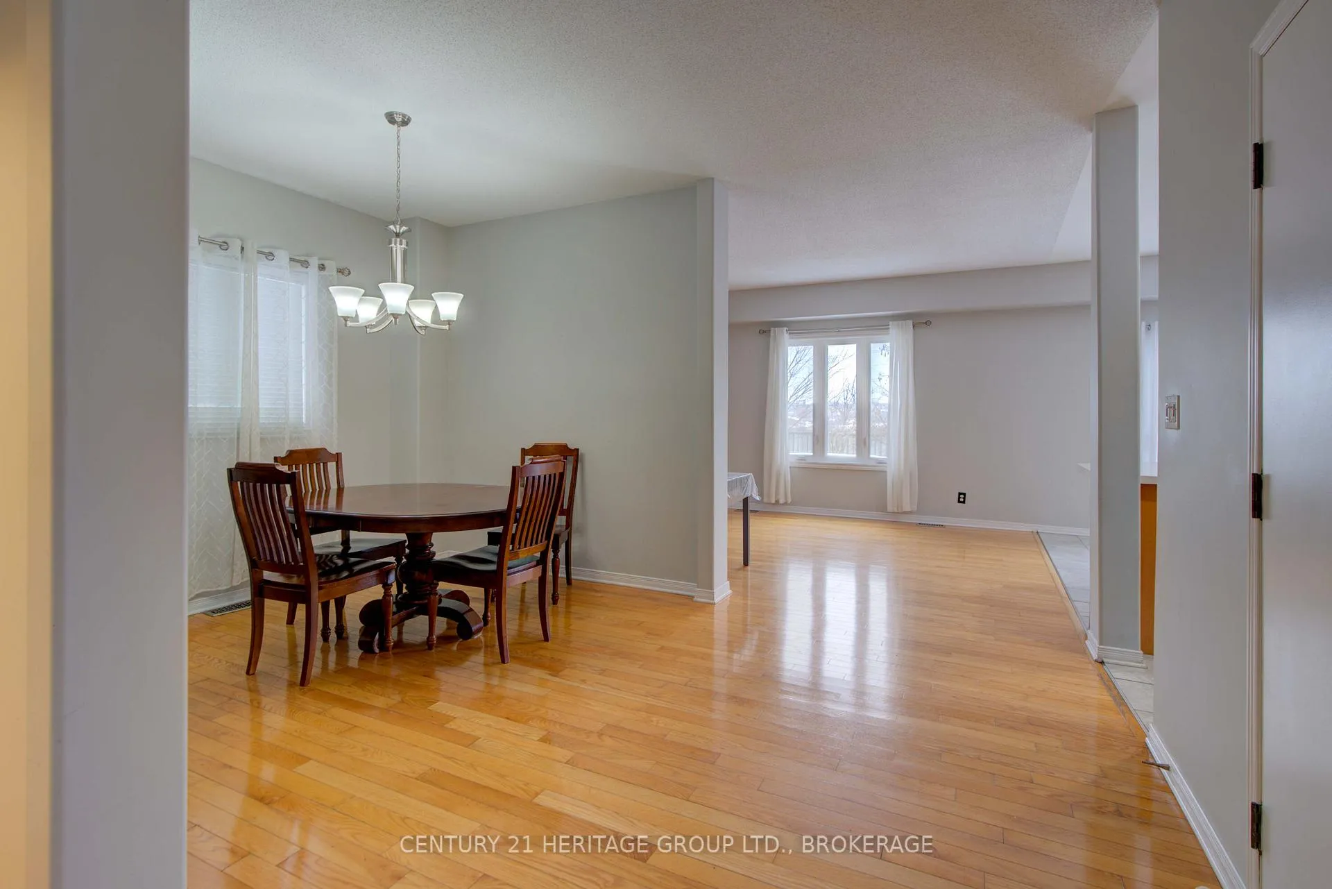 Photo 20 of 456 Weston Crescent, Kingston, East Gardiners Rd — HOMEH