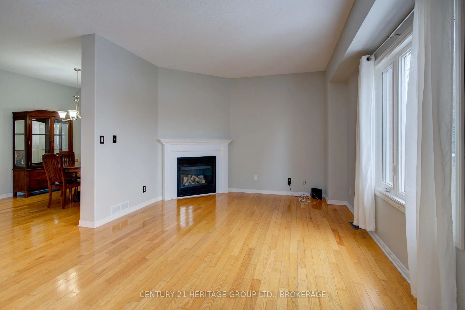 Photo 25 of 456 Weston Crescent, Kingston, East Gardiners Rd — HOMEH