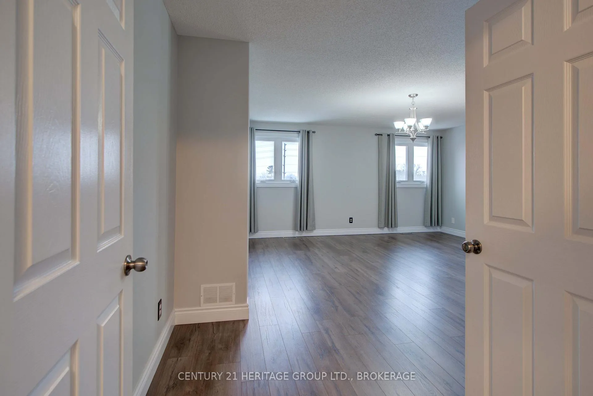 Photo 31 of 456 Weston Crescent, Kingston, East Gardiners Rd — HOMEH