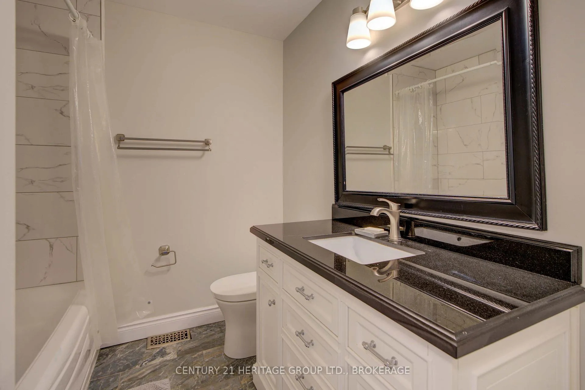 Photo 35 of 456 Weston Crescent, Kingston, East Gardiners Rd — HOMEH