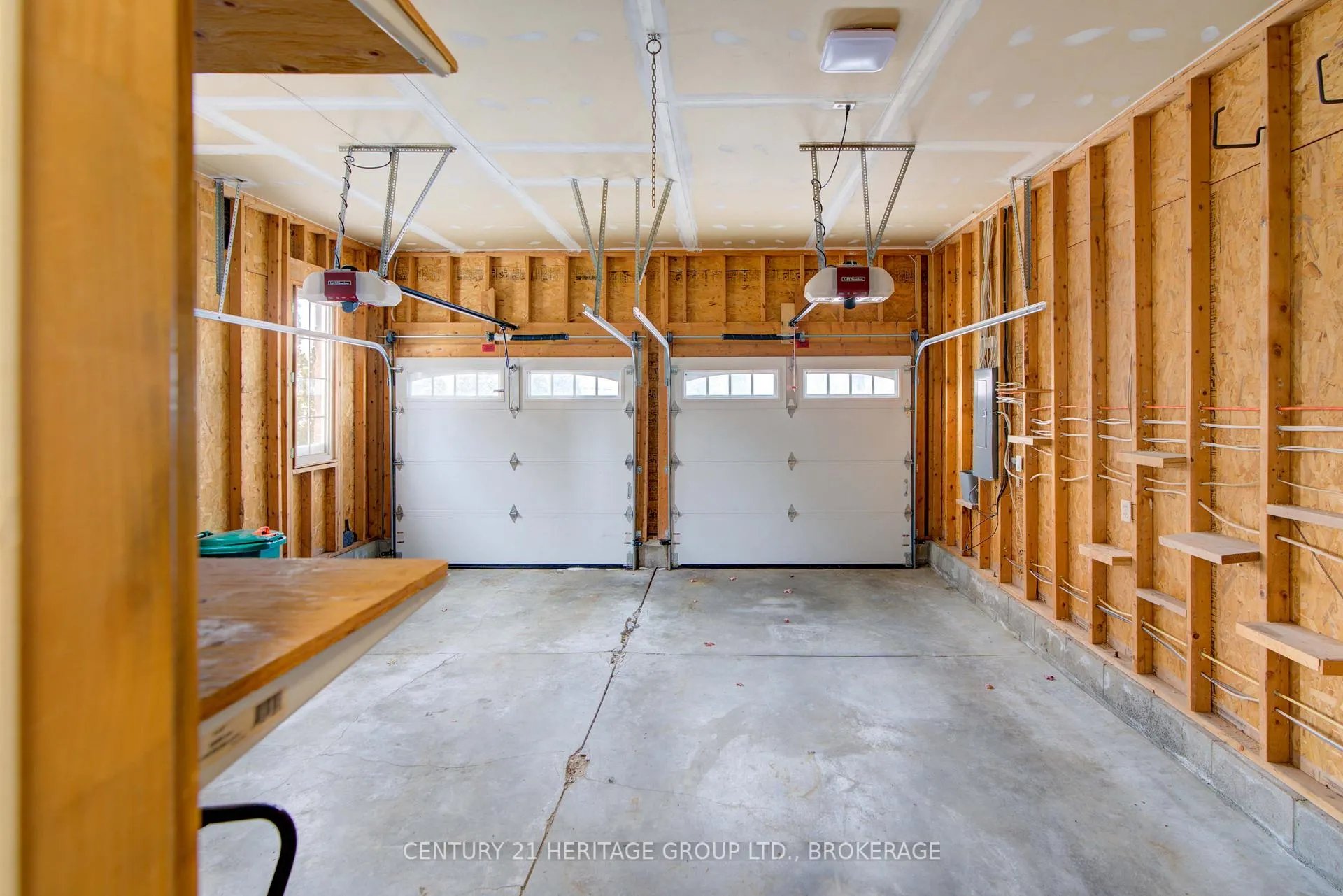Photo 46 of 456 Weston Crescent, Kingston, East Gardiners Rd — HOMEH