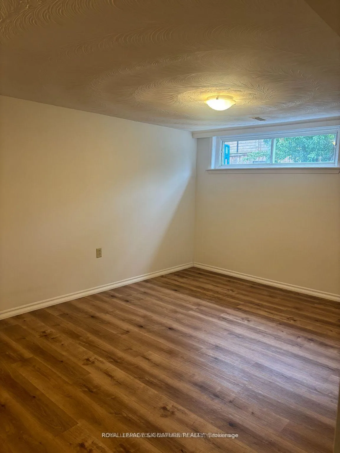 Photo 4 of Unit Bsmt, 45 Netherford Road, Vaughan, Maple — HOMEH