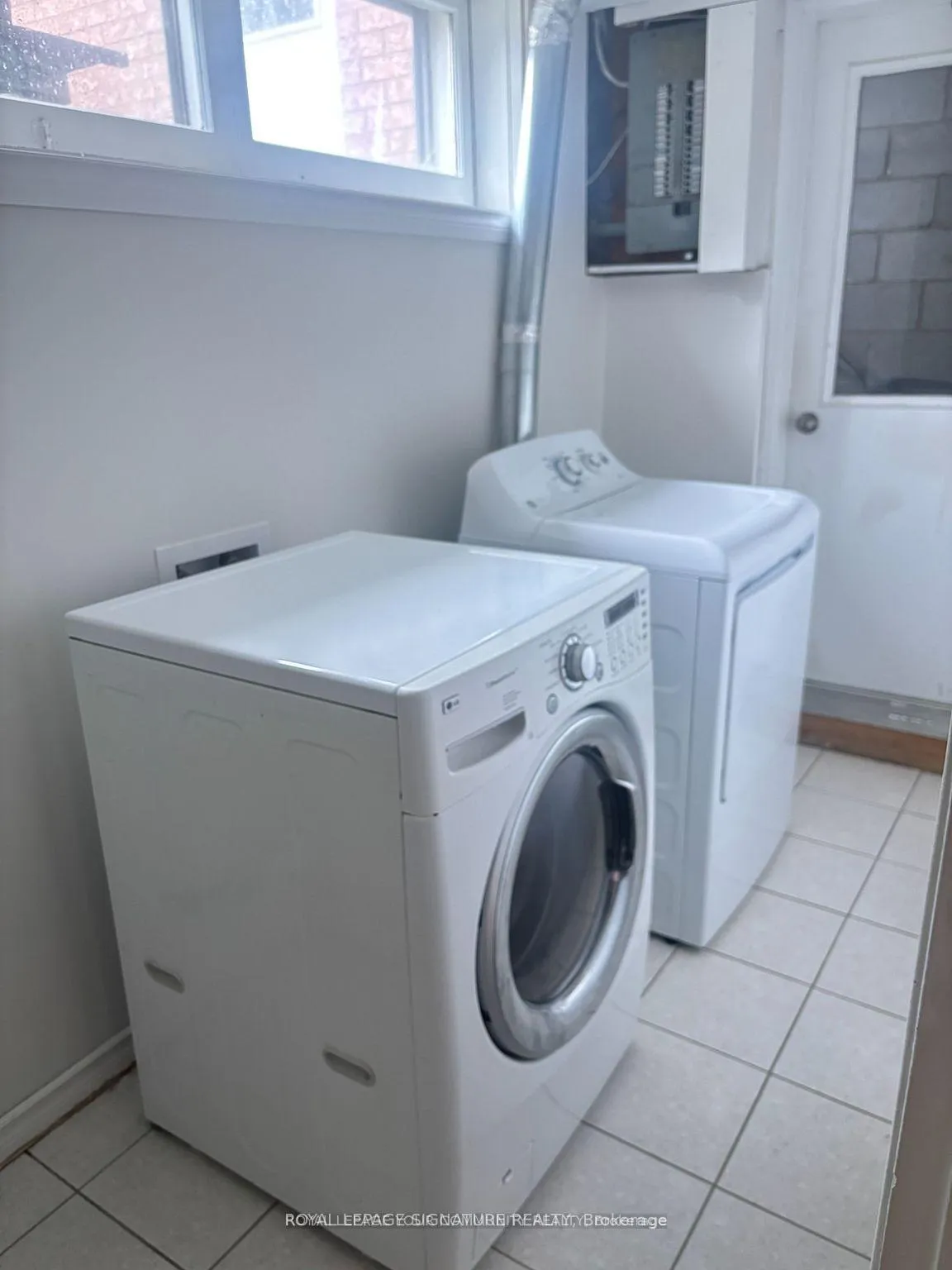 Photo 12 of Unit Bsmt, 45 Netherford Road, Vaughan, Maple — HOMEH