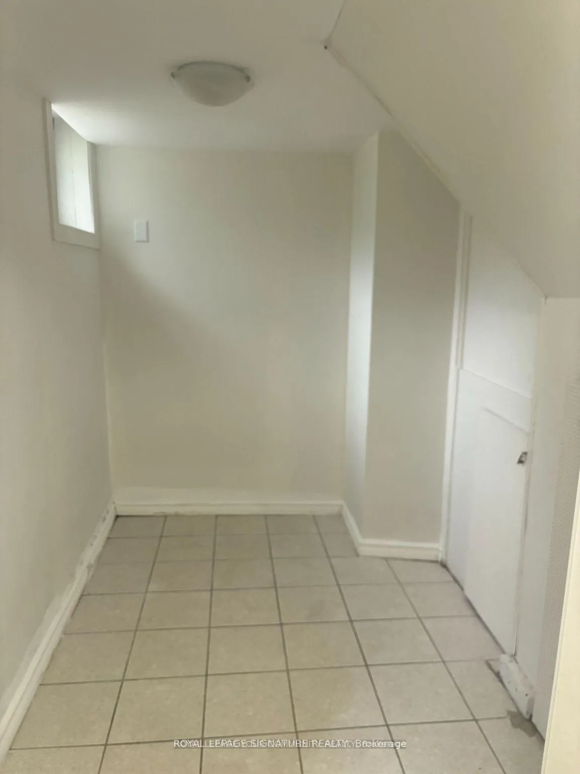 Photo 13 of Unit Bsmt, 45 Netherford Road, Vaughan, Maple — HOMEH