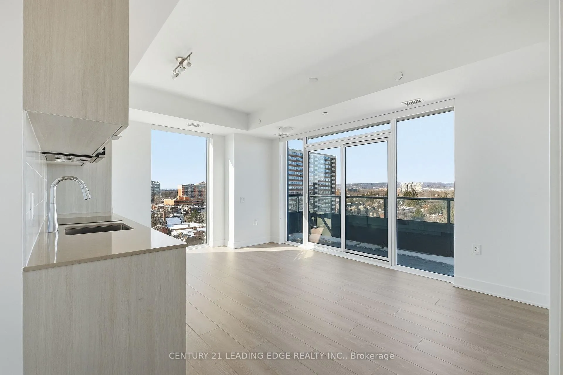 Photo 2 of Unit 910, 2088 James Street, Burlington, Brant — HOMEH
