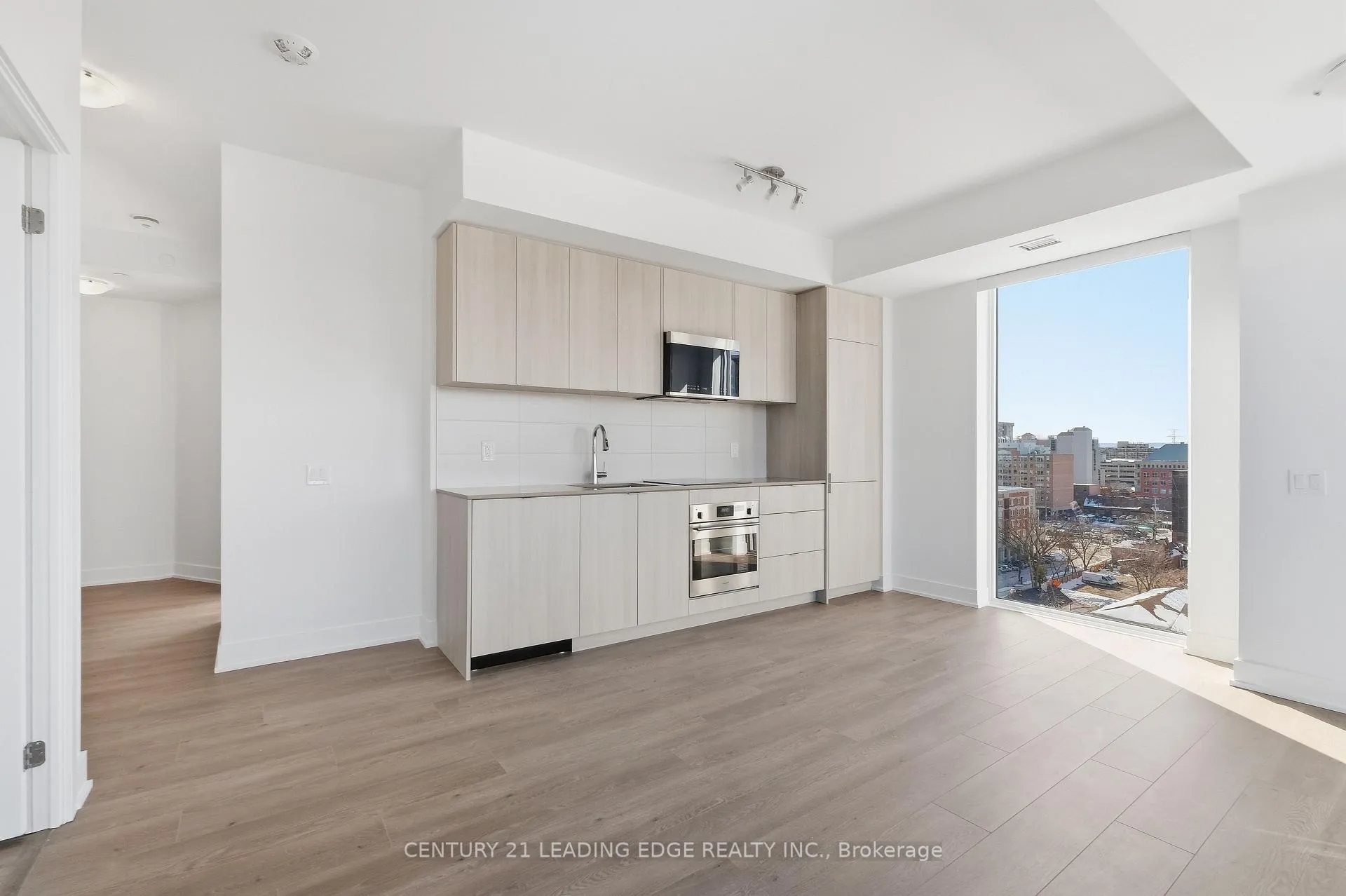 Photo 4 of Unit 910, 2088 James Street, Burlington, Brant — HOMEH