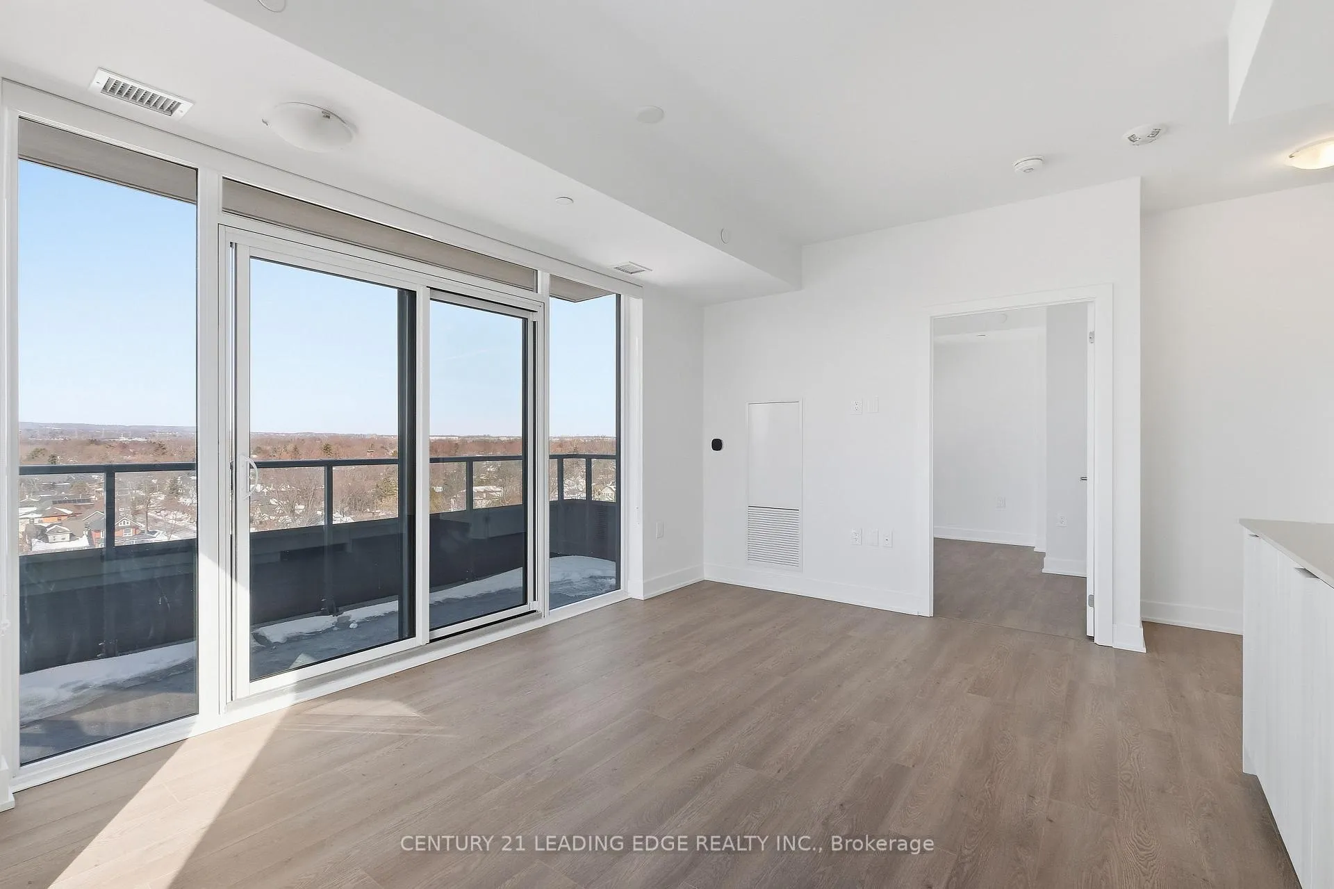 Photo 6 of Unit 910, 2088 James Street, Burlington, Brant — HOMEH