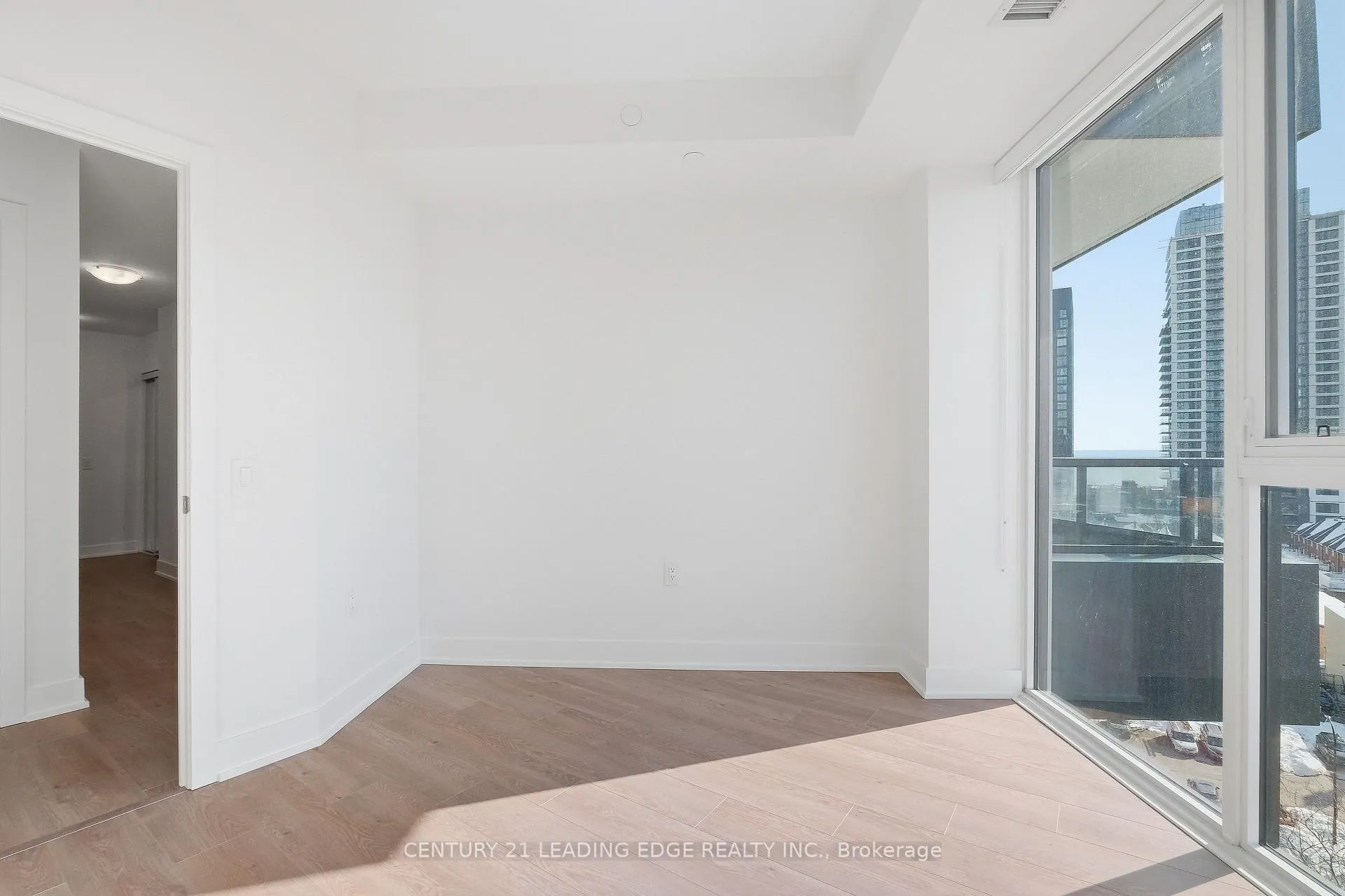 Photo 12 of Unit 910, 2088 James Street, Burlington, Brant — HOMEH